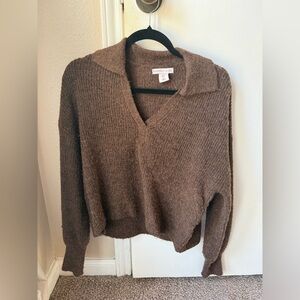 Women's V-Neck Sweater in Rich Brown